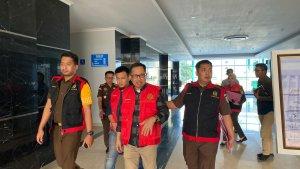 Mantan-rektor-Untad-BC-ditahan-Kejati-Sulteng.jpg