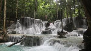 Menjelajah-Keindahan-Air-Terjun-Kamumu-Surga-Tersembunyi-di-Luwuk-Utara.jpg
