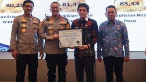 Ombudsman-RI-memberikan-penghargaan-kepada-Polresds.jpg