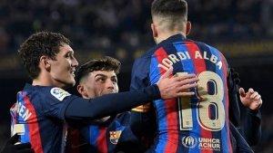 Para-pemain-Barcelona-merayakan-salah-satu-gol-ke-gawang-Sevilla.jpg