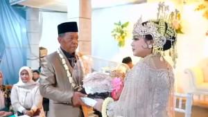 Pernikahan-Mbah-Tarman-di-pacitan.jpg