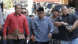 Pimpinan-Pondok-Pesantren-Al-Zaytun-Panji-Gumilang-14.jpg