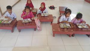 Program-Makanan-Bergizi-Gratis-MBG-resmi-disalurkan-perdana-di-Kecamatan-Balaesang.jpg