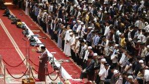 SALAT-IDUL-FITRI-Sejumlah-umat-muslim-melaksanakan-ibadds.jpg
