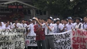 Siswa-SMA-5-Palu-Kritik-Kepsek-Hanya-Tuntut-Prestasi-Tanpa-Penuhi-Ha.jpg