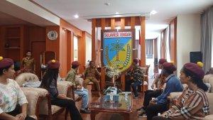 Suasana-Audiensi-PMKRI-Dengan-Gubernur-Sulaws.jpg