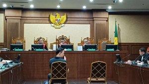 Tom-lembong-jalani-sidang.jpg