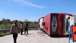 kecelakaan-bus-di-tol-pemalang.jpg