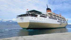 km-lambelu-di-pelabuhan-pantoloan.jpg