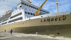 km-lambelu-saat-berangkat-dari-pelabuhan-pantoloan.jpg
