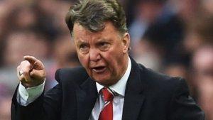 louis-van-gaal-kritik-pemain-mu-tidak-profesional-karena-tidak-mau-membalas-emailnya-senin-19318.jpg