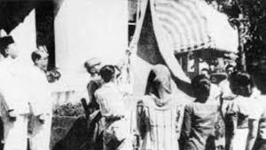 pengibar-bendera-pertama.jpg