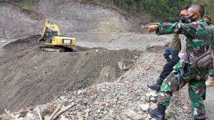proses-penutupan-lubang-tambang-ilegal-sidondo-i-hari-ke-2.jpg