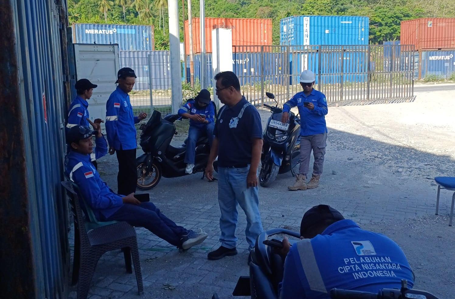 Gaji Belun Dibayar, Pekerja PT PCNI Boikot Lahan Penumpukan Pelabuhan Tangkiang