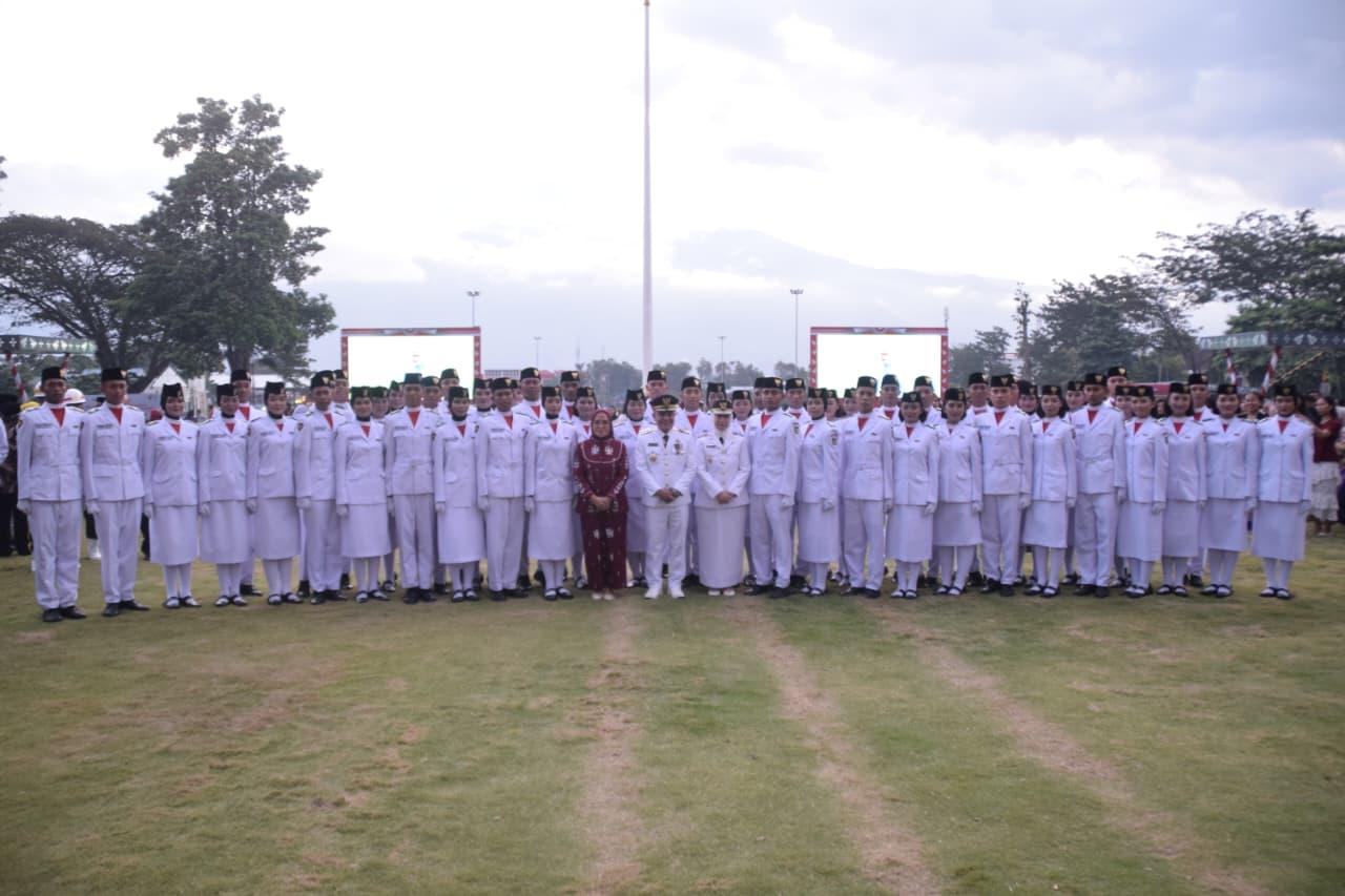 27-Pasukan-Garuda-Sakti-Paskibraka-Kota-Palu-Turunkan-Bendera-dalam-Upacara-HUT-ke-80-RI.jpg