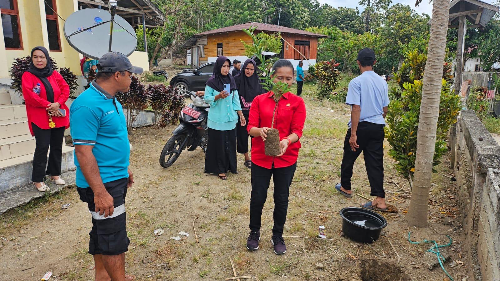 Reses di Dapil I, Sumi Tanam Bibit Pohon dan Serap Aspirasi Warga Lewat Gerakan Merawat Pertiwi