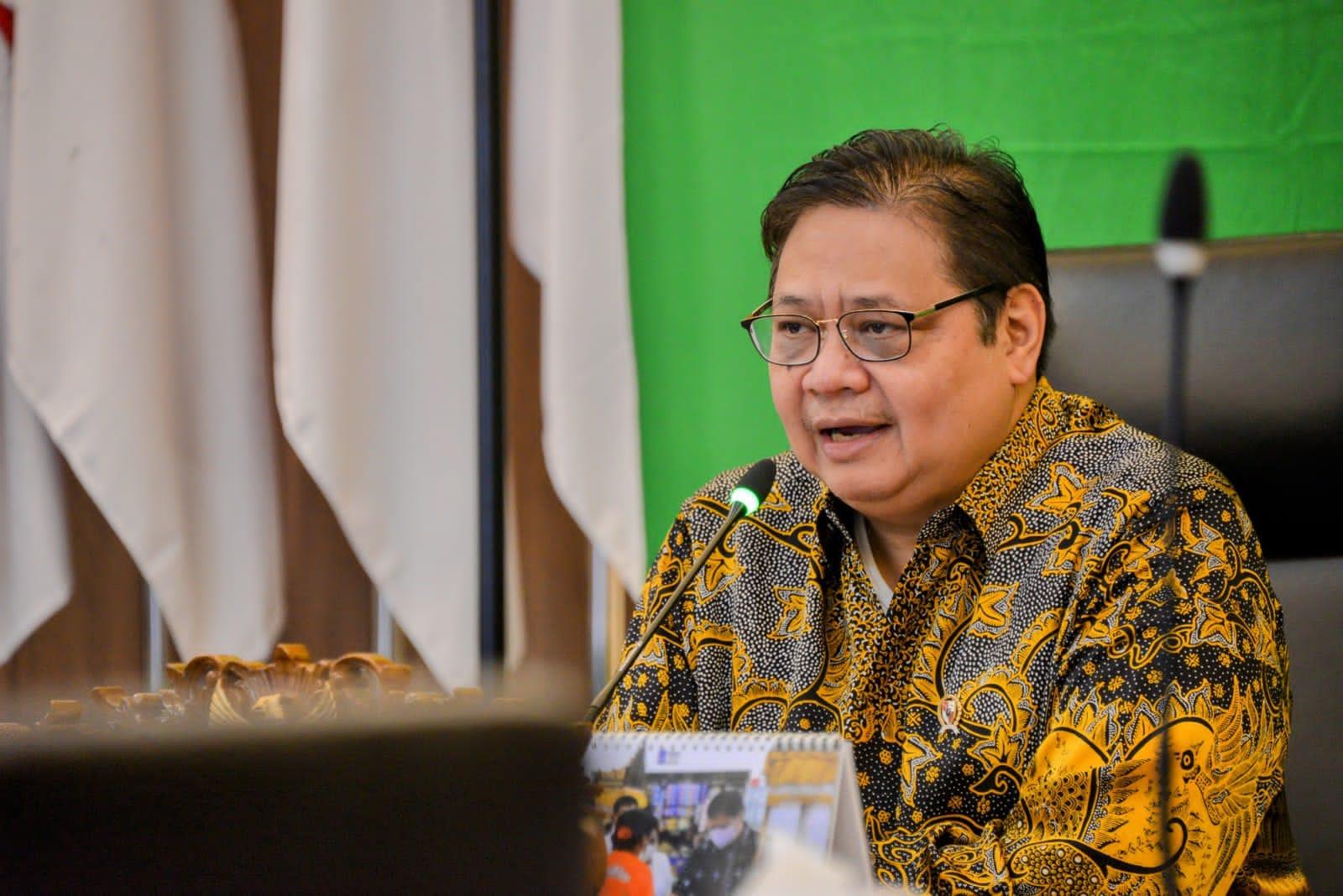 Airlangga-saat-konferensi-pers-Jumat-2052022.jpg