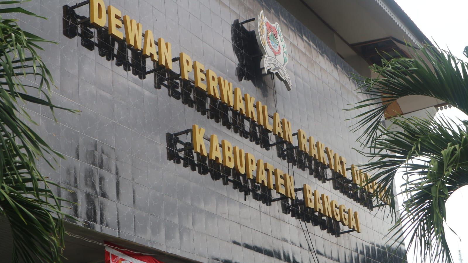Anggaran Rp11 Miliar untuk Mobil Dinas Pemkab Banggai Direvisi, Fraksi  Golkar Dorong Efisiensi - Tribunpalu.com