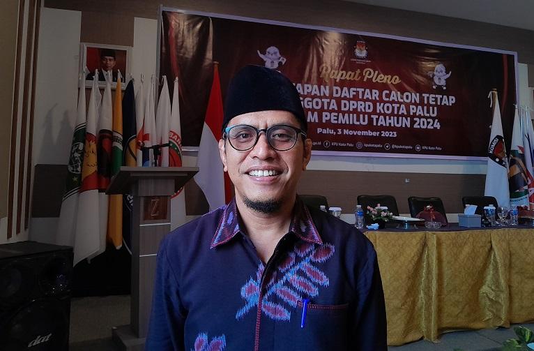Anggota-Divisi-Teknis-Penyelenggara-Pemilu-KPU-Kota-Palu-Iskandar-Lembah-f.jpg