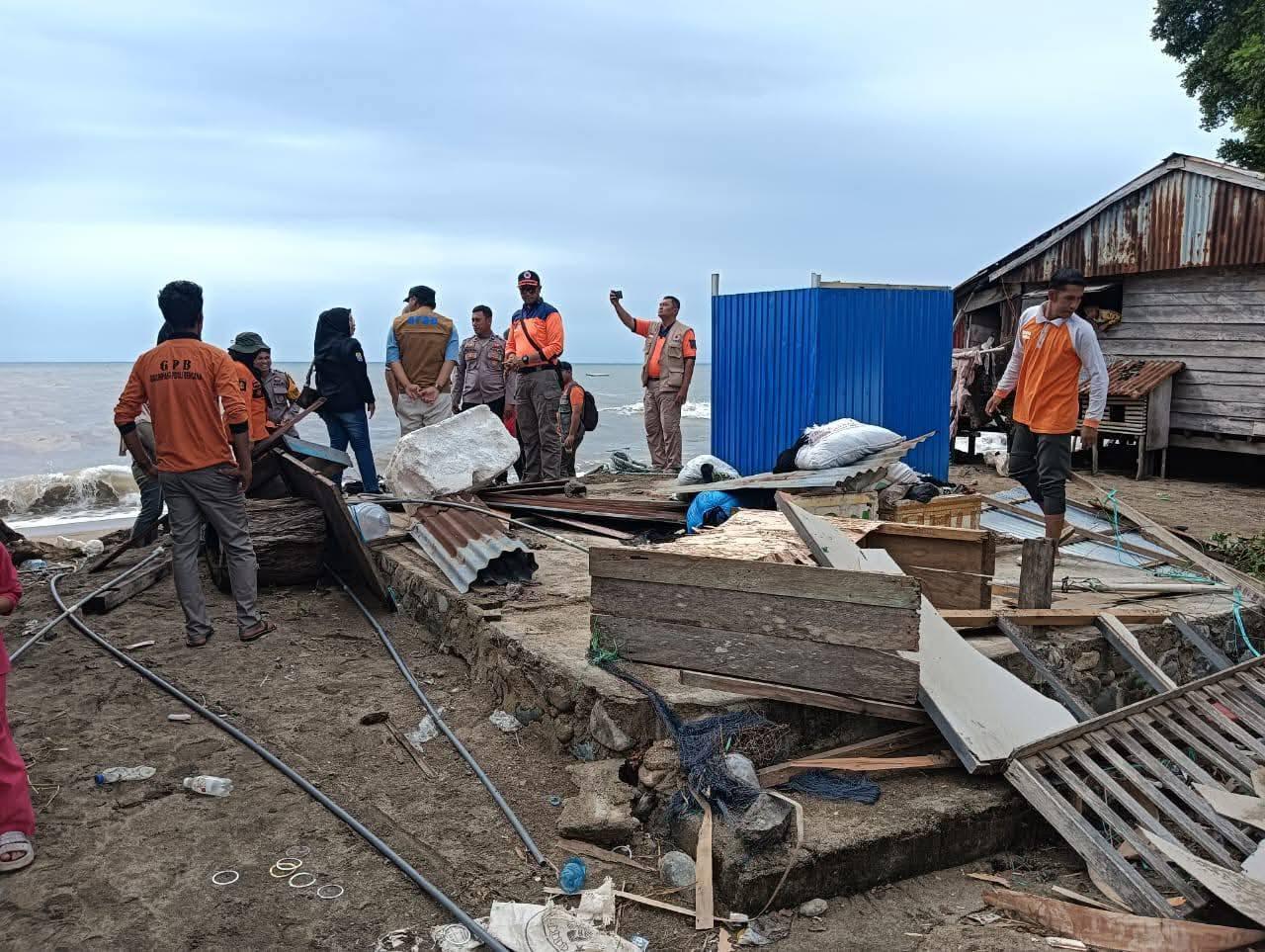 Angin Kencang Rusak 2 Rumah di Desa Galumpang Tolitoli, 8 Jiwa Terdampak