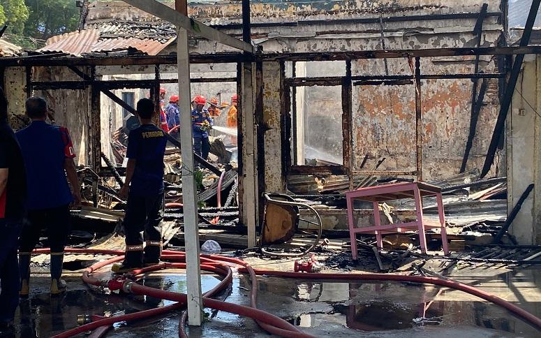 Kantor Agen Ekspedisi JNT Cargo di Jl Moh Hatta Palu Ludes Terbakar, 7 Anak Nyaris jadi Korban