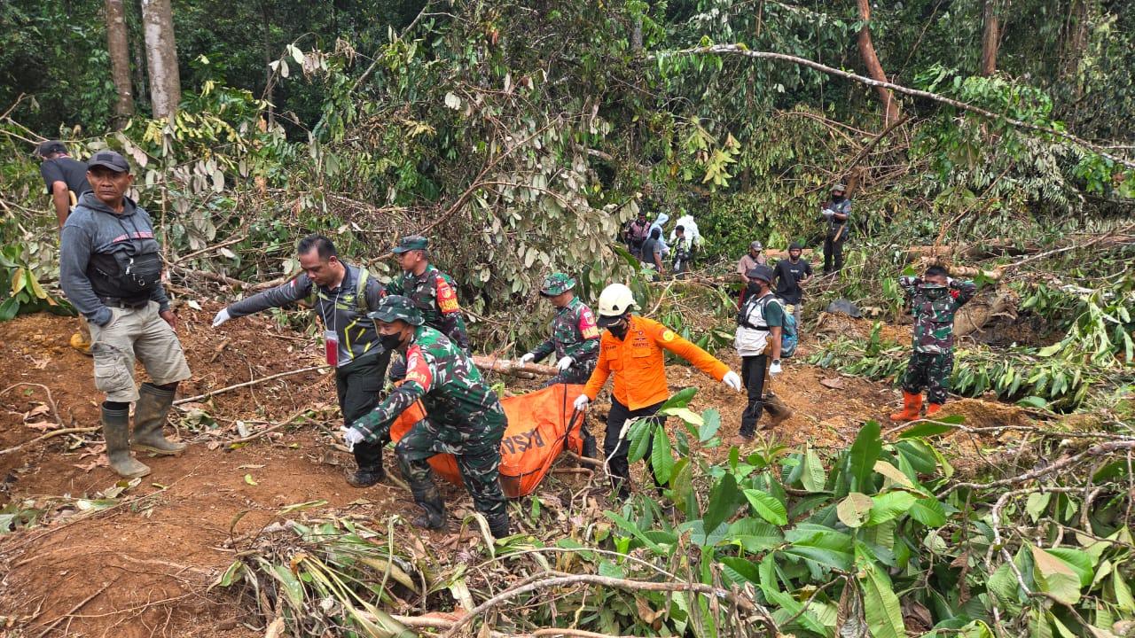 BASARNAS-Hujan-dan-Medan-Terjal-Hambat-Pencarian-Korban-Longsor-di-Parigi-Moutong.jpg
