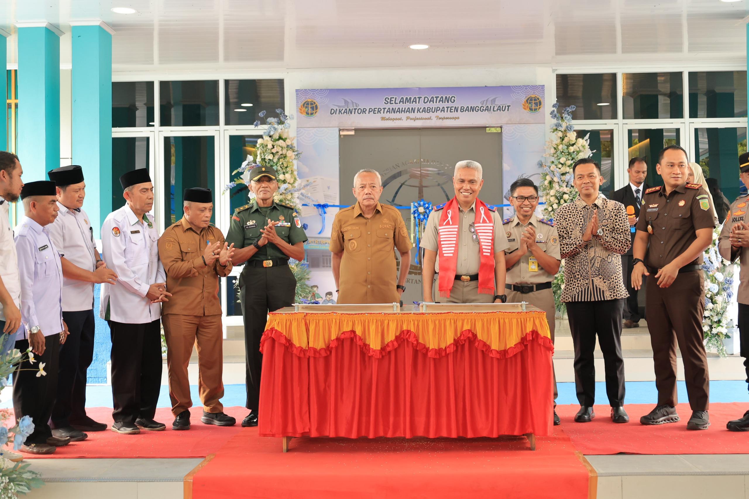 BPN-Sulteng-dan-Bupati-Banggai-Laut-Resmikan-Gedung-Baru-Kantor-Pertanahan.jpg