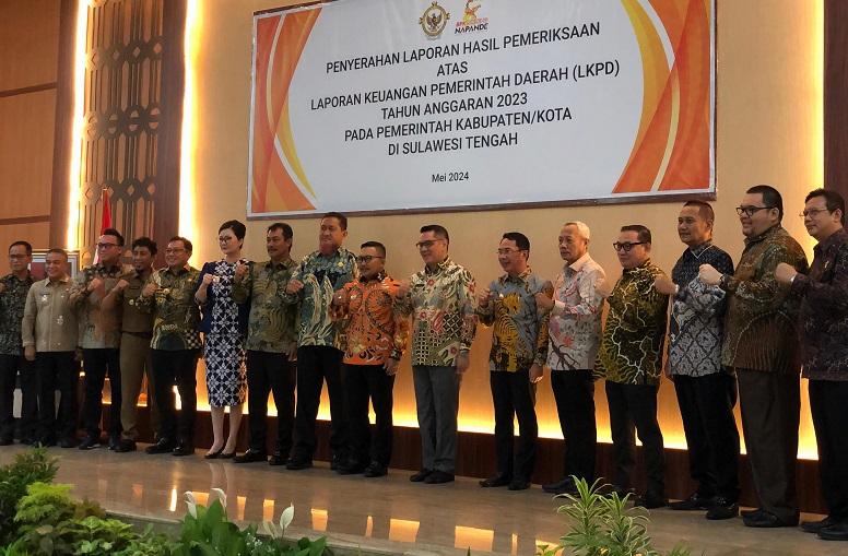 BPK Sulteng Serahkan LHP LKPD Tahun Anggaran 2024 pada 12 Kabupaten dan Kota Palu