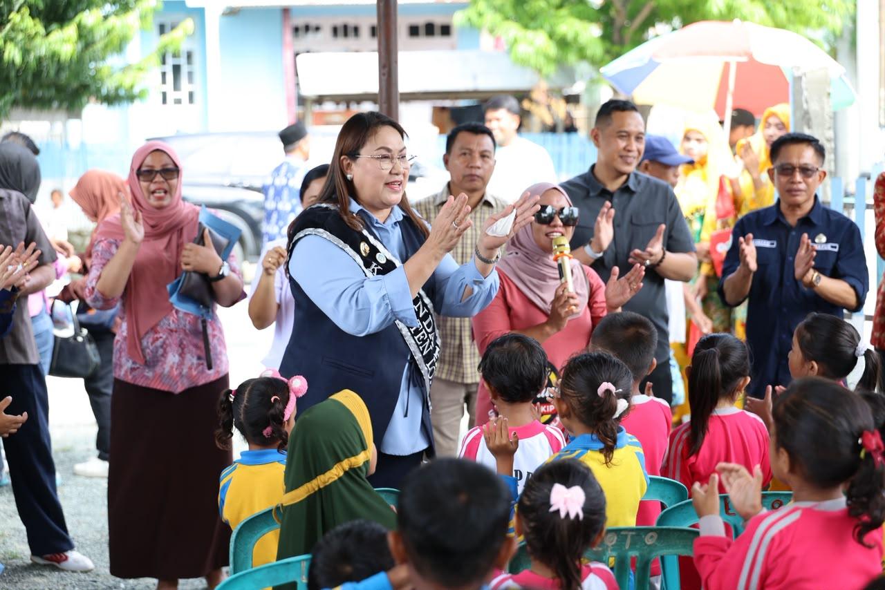 Bupati-Donggala-Ajak-Orang-Tua-Rutin-Bawa-Anak-ke-Posyandu.jpg