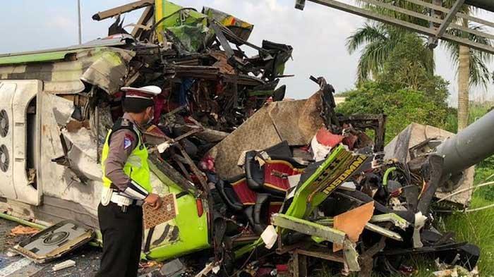 Piknik Warga Sekampung Berujung Maut, Bus Kecelakaan di Tol Surabaya, 14 Meninggal Dunia