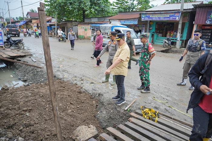 Cegah-Kemacetan-Bupati-Iksan-Percepat-Pembangunan-Drainase-di-Kecamatan-Bahodopi.jpg