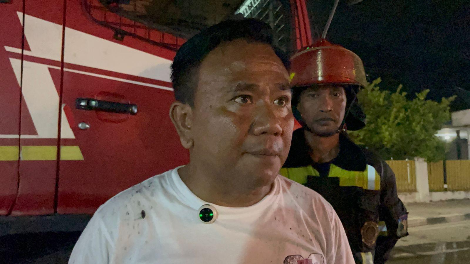 Kebakaran 1 Unit Rumah Jl Tombolotutu, Tim Damkar Kota Palu Kerahkan 6 Unit Mobil dan 40 Personel