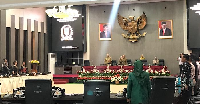 Rapat Paripurna DPRD Sulteng, Ketua Nilam Sari Lawira Soroti Gubernur Hanya Kirim Asisten
