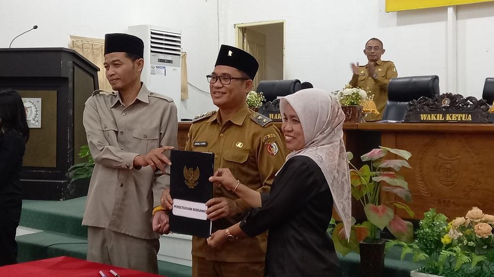 DPRD-dan-Pemerintah-Kabupaten-Sigi-resmi-menetapkaf.jpg