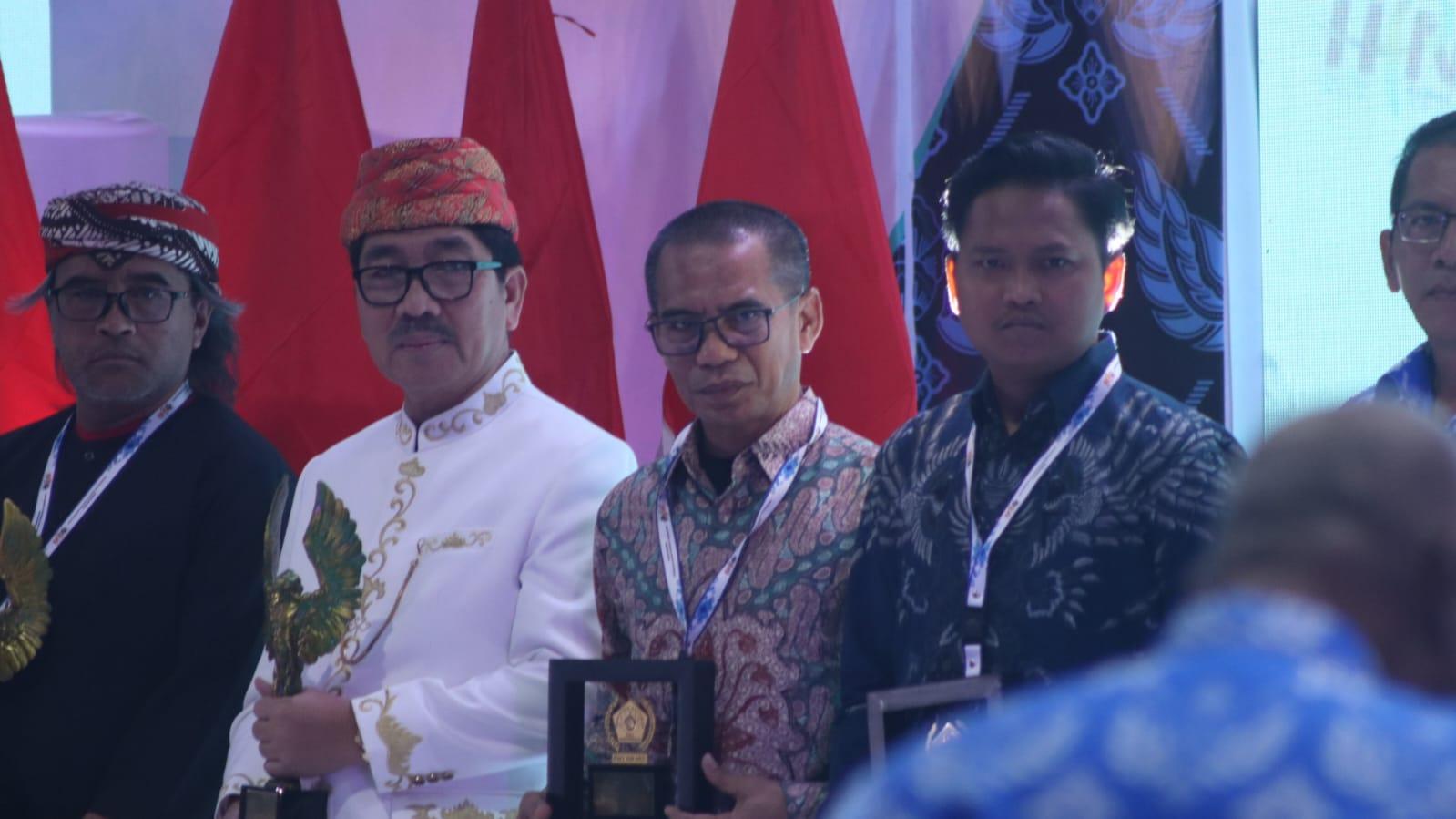 CEO Tribun Network Dahlan Dahi Raih PWI Awards 2026 atas Penyelesaian Dualisme Kepengurusan