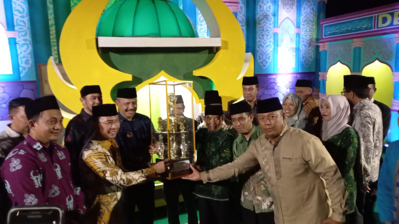 Dolo-sebagai-juara-umum-mtq-ke-VIII.jpg