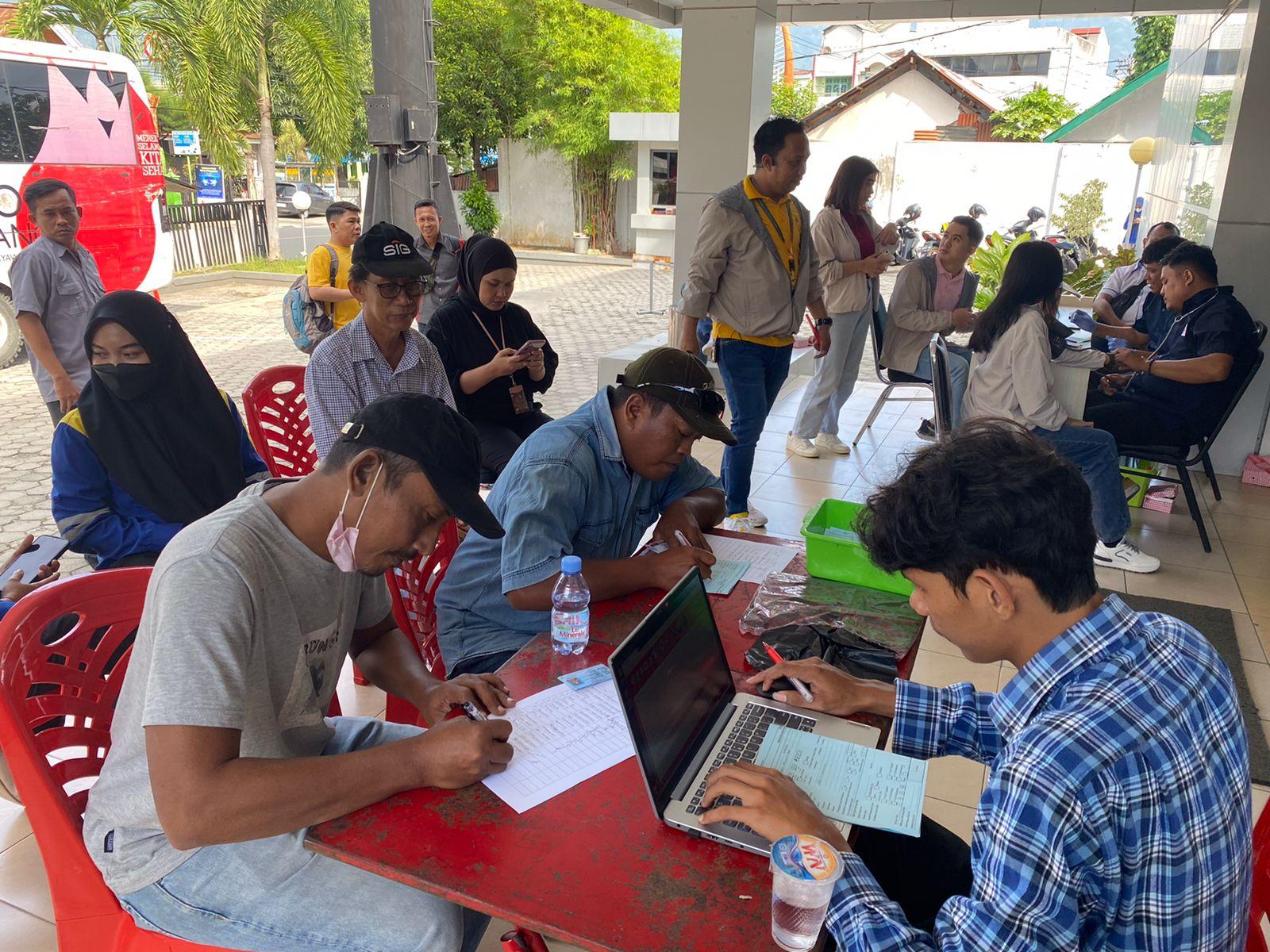 HUT ke-68, Bank Danamon Ajak Nasabah dan Karyawan di Kota Palu Donor Darah