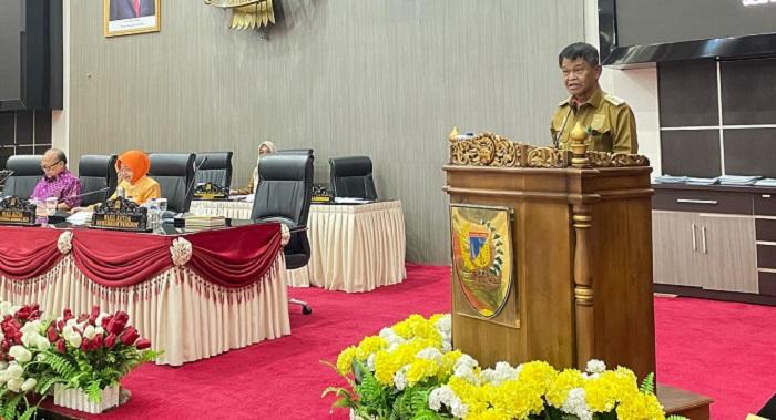 Gubernur-Sulawesi-Tengah-Rusdy-Mastura-menghadiri-Rapat-Pad.jpg