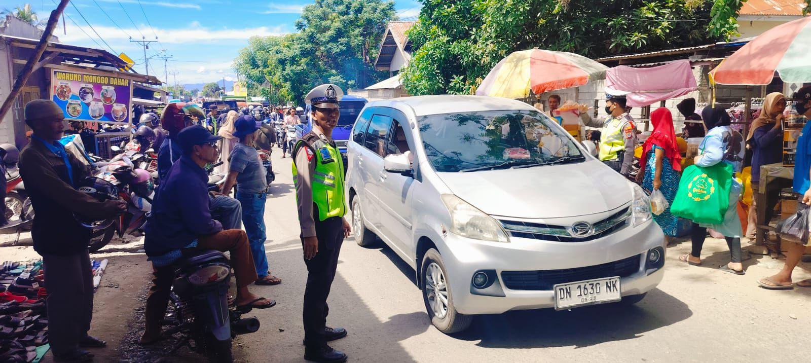 Polres Sigi Patroli di Pasar Tradisional Desa Pewunu di Hari Pertama Operasi Ketupat Tinombala 2024
