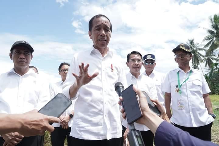 Jokowi-di-Gumbasa-Sigi-2024.jpg
