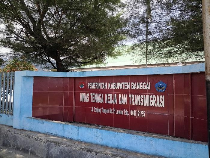 Kantor-Disnakertrans-Kabupaten-Banggai-di-Jl-Yos-Sudarso-Kelurahan-Karaton.jpg