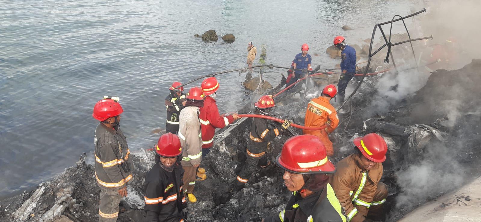 Kapal Milik KSOP Bekas Karam 2018 Diduga Jadi Sumber Api Kebakaran di Kawasan PT Loan Palu Utara - Tribunpalu.com