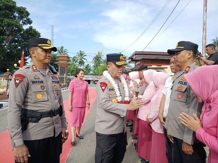 Kapolda-Sulteng-Kunjungan-Perdana-di-Polres-Banggai.jpg