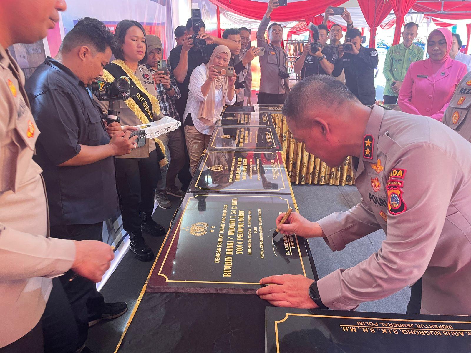 Kapolda Sulteng Resmikan Gedung Rawat Inap VVIP Bhara Daksa Rumkit Bhayangkara Palu