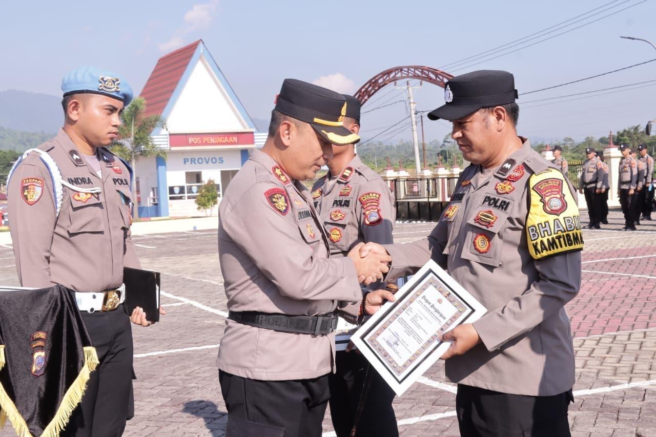 Kapolres-Morowali-Apresiasi-7-Personel-Berhasil-Ungkap-7-Kasus-Curanmor.jpg