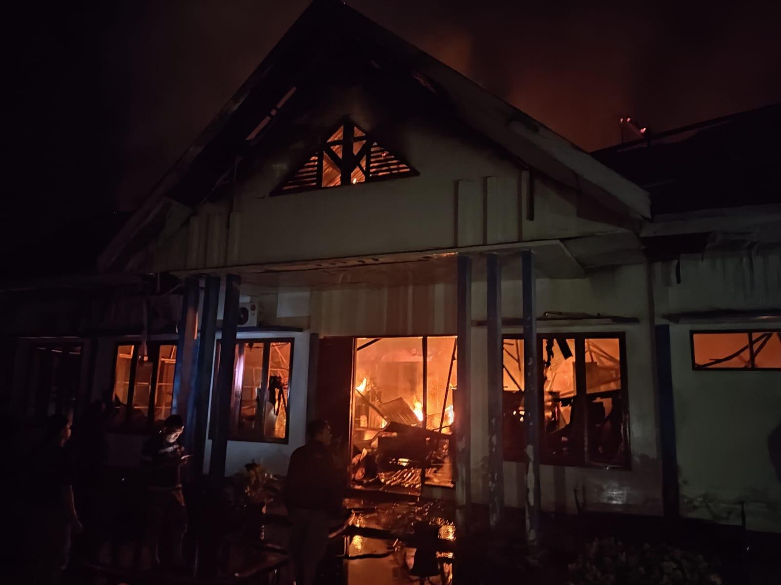 Kebakaran-Kantor-P2BKP3A-Morowali-Utara.jpg