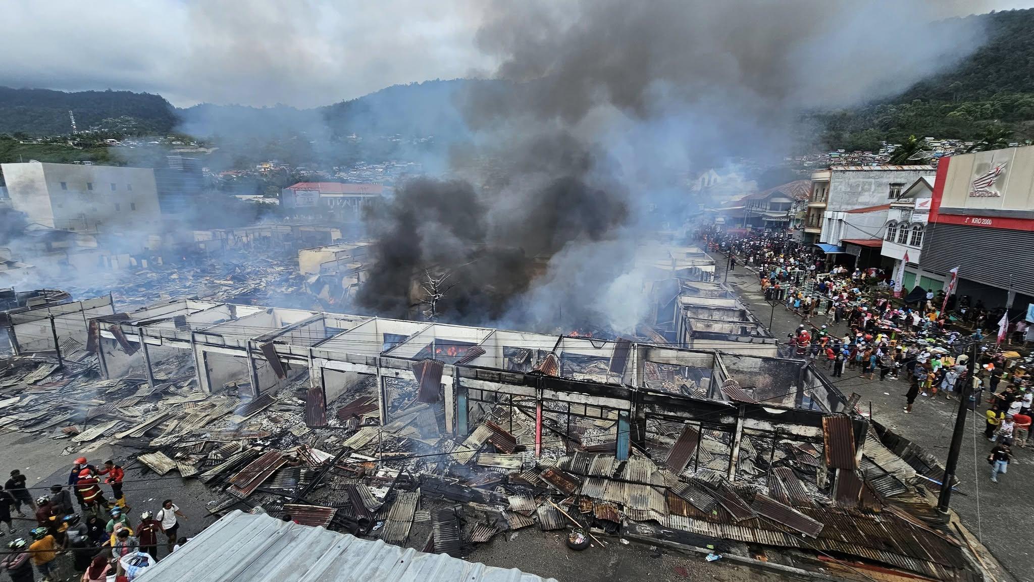 Kebakaran-Pasar-Sentral-Luwuk.jpg