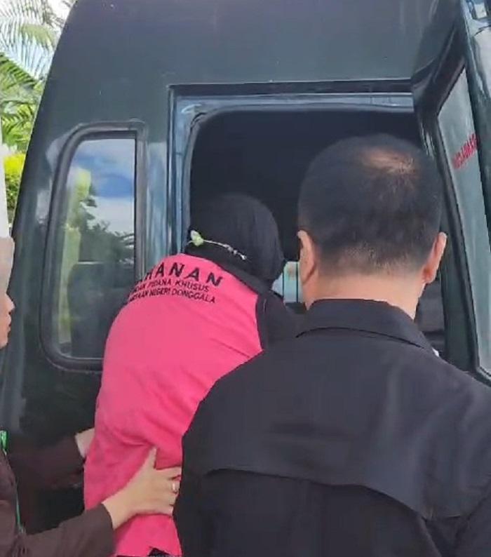 Kejaksaan-Negeri-Kejari-Donggala-menahan-dua-tersangka.jpg