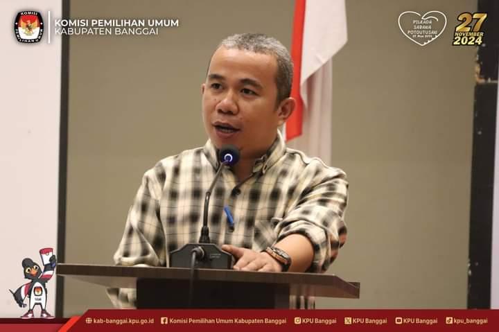 Ketua-KPU-Kabupaten-Banggai-Santo-Gotiafgg.jpg