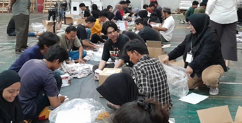 Komisi-Pemilihan-Umum-KPU-Kota-Palu-tengah-menjalankan-ped.jpg